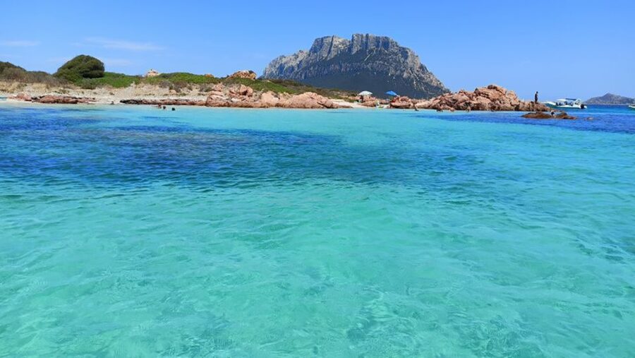 From San Teodoro: Tavolara Archipelago Grand Tour - The Return Route by Spiaggia delle Vacche and Sassi Piatti