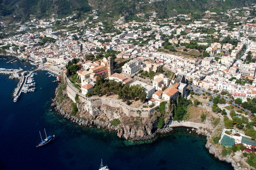 From Taormina: Lipari and Vulcano Mini Cruise Aeolian Tour - From Taormina to Milazzo, then out onto the Aeolian sea