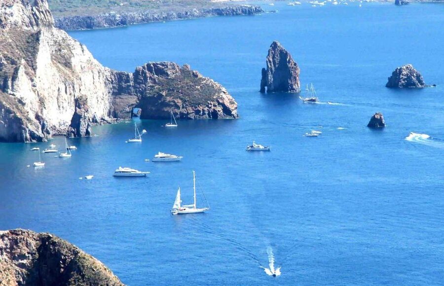 From Taormina: Lipari and Vulcano Mini Cruise Aeolian Tour - Onboard rules, timing realities, and how to avoid friction