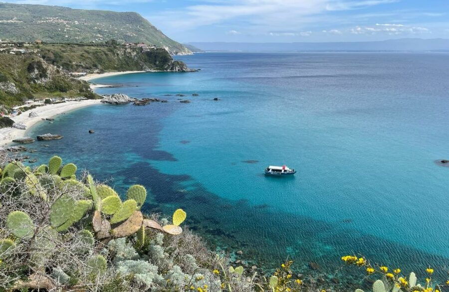 From Tropea: Capo Vaticano boat tour with snorkel & aperitif - Onboard vibe: music, dancing, and an aperitif that sets the mood