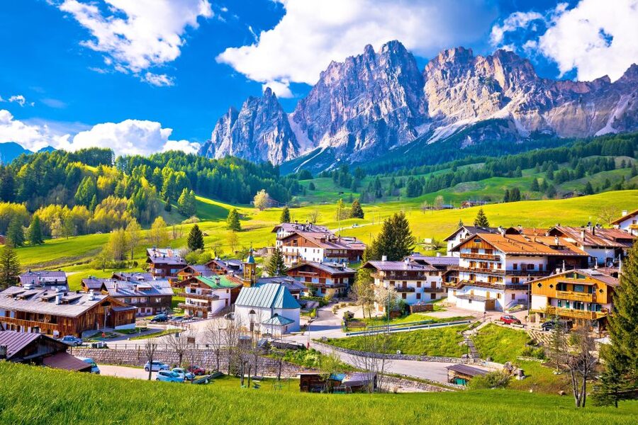 From Venice: Dolomites, Lake Misurina, and Cortina Day Trip - Lake Misurina: the stop that makes the day worth it