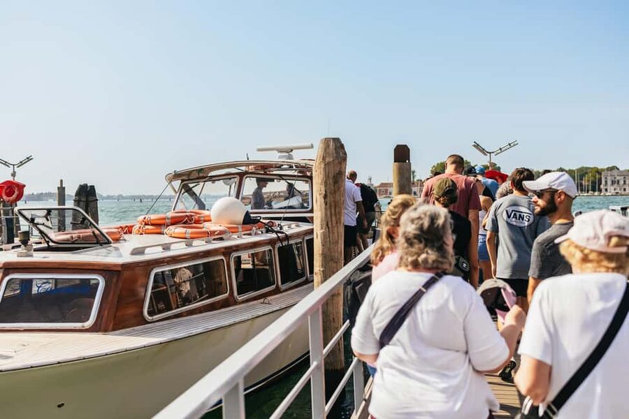 From Venice: Murano & Burano Guided Tour by Private Boat - Small Practical Tips That Make the Day Smoother