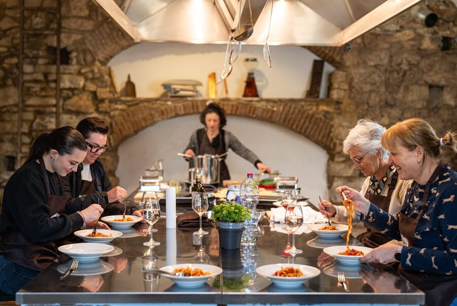 Garda: Cooking Class with Dessert - Where you meet in Garda: find the large wooden door after 12-14