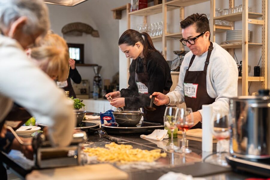 Garda: Cooking Class with Dessert - Who should book this pasta and tiramisù class
