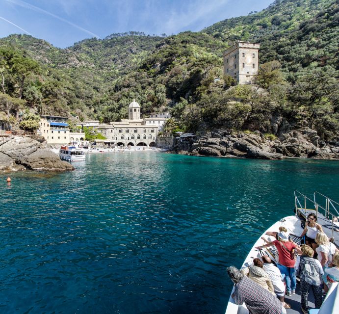 Genoa: Full-Day Tour to Camogli, San Fruttuoso & Portofino - Camogli harbor time: where you should spend your first hours