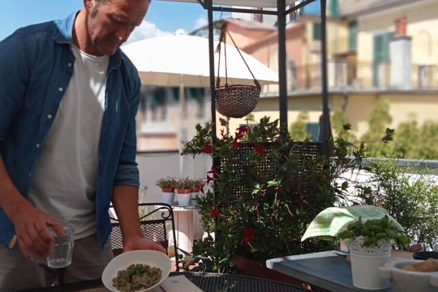 Genova: Homemade Pasta & Pesto Local Chef Class with Wine - Key highlights at a glance