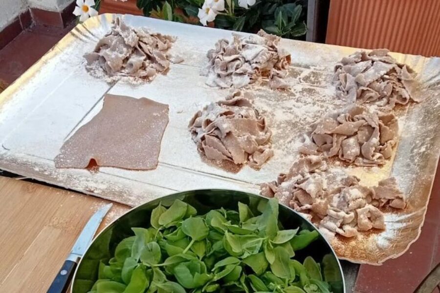 Genova: Homemade Pasta & Pesto Local Chef Class with Wine - Making Pasta Fresca Dough: Getting the feel right