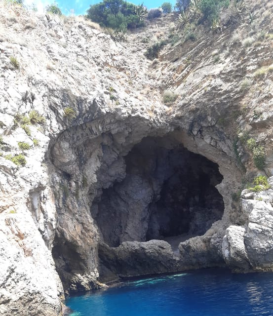 Giardini Naxos: Isola Bella and Grottos Cruise with Aperitif - Boat Comfort, Group Size, and Weather Reality Check