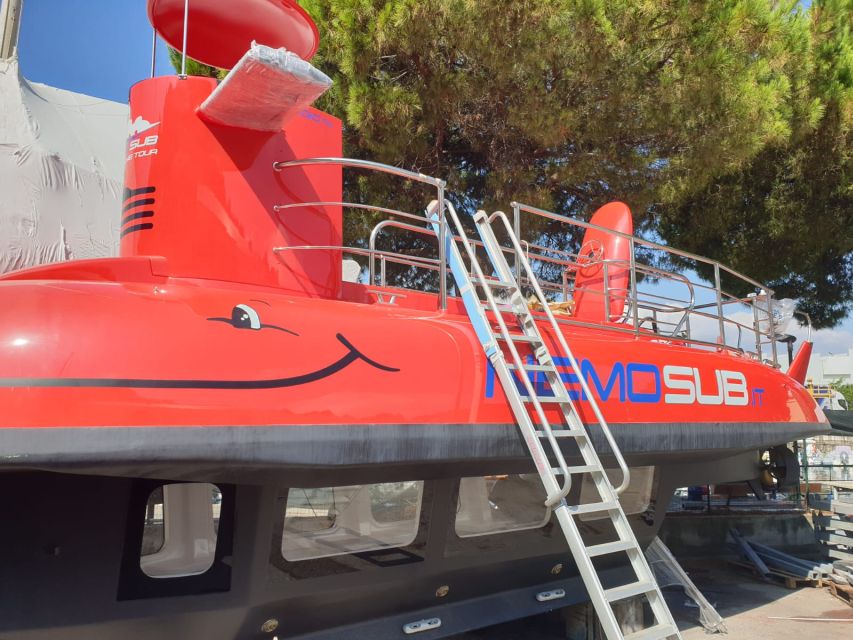 Giardini Naxos: Semi-Submarine Tour to Isola Bella - Air-conditioned comfort and the reality of time and space