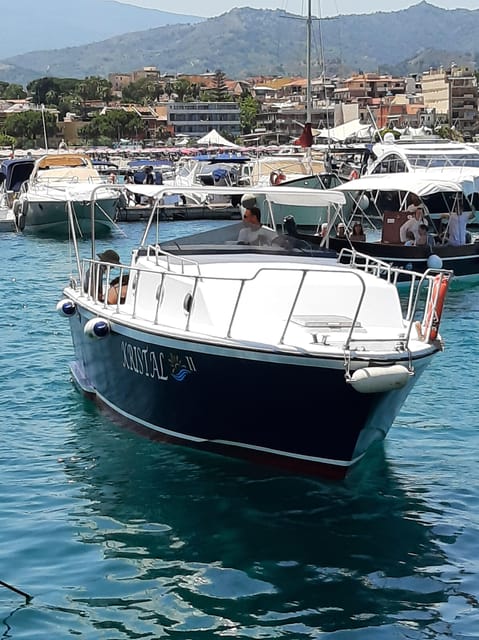 Giardini Naxos: Taormina & Isola Cruise Bella with Aperitif - Blue Grotto quick stop: short visit, possible access changes