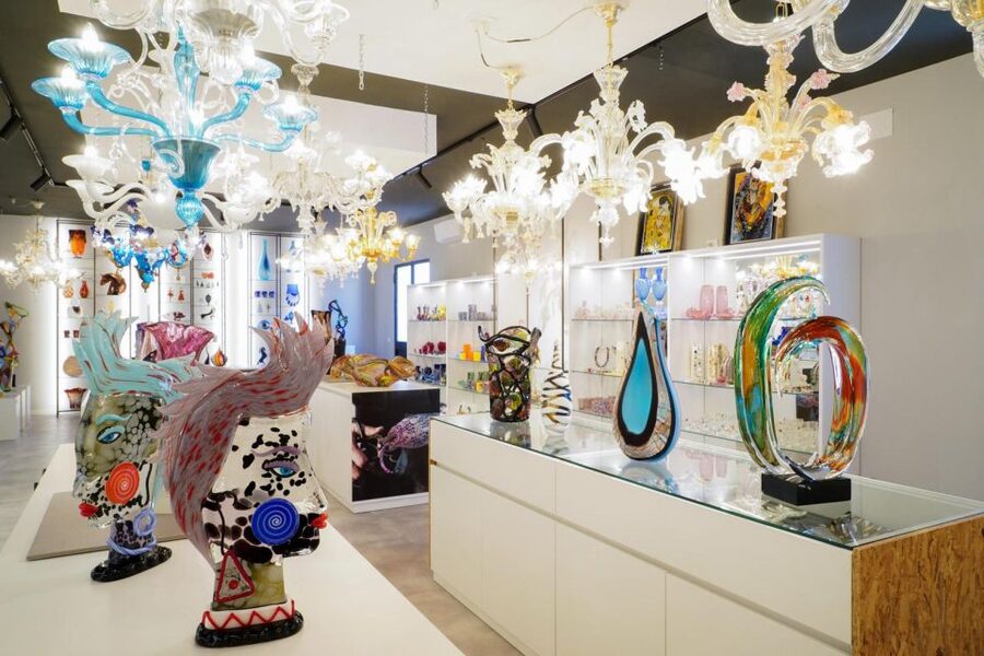 Glass Blowing Show Visit Murano Glass Factory & Showroom OMG - Murano, with a furnace view, not just a storefront show