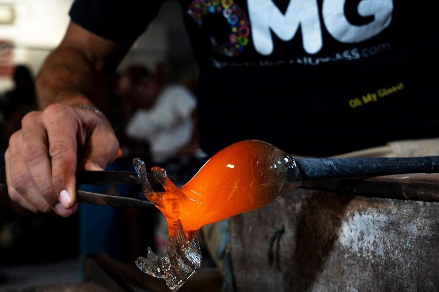 Glass Blowing Show Visit Murano Glass Factory & Showroom OMG - The demo timing that changes your whole experience