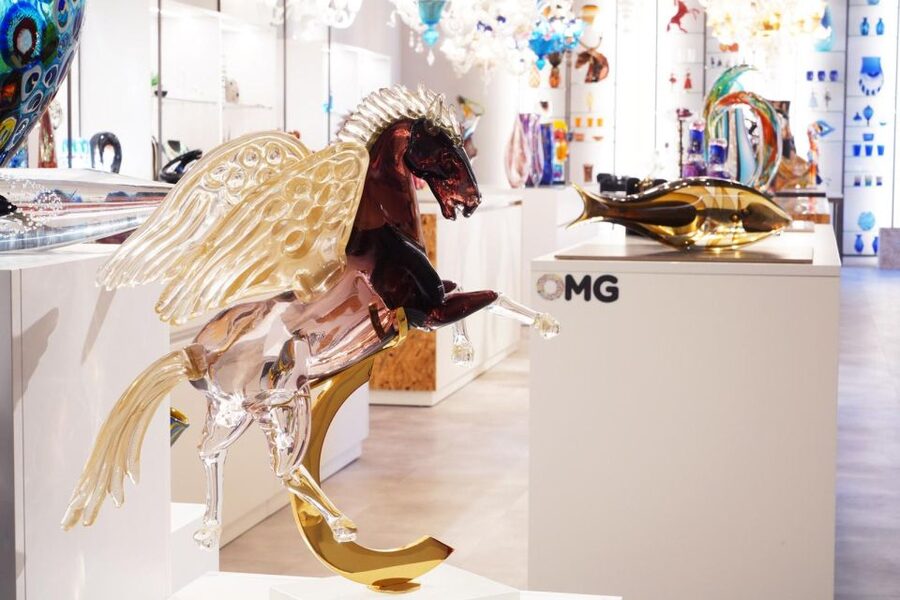 Glass Blowing Show Visit Murano Glass Factory & Showroom OMG - How to get the best view in a short, hot space