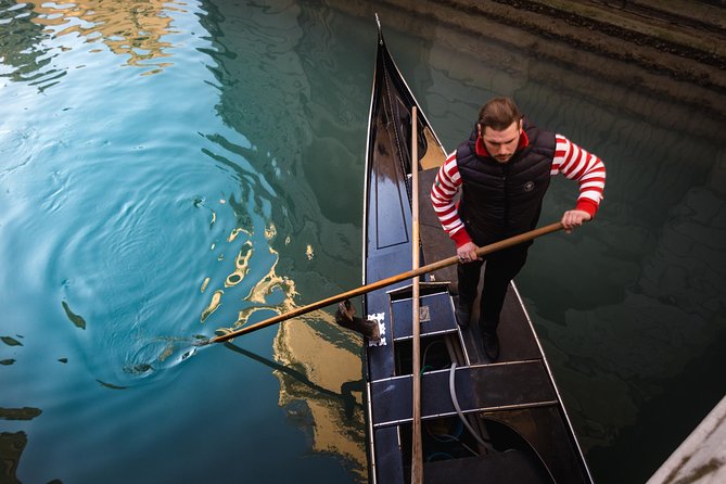 Grand Canal Gondola Experience with Live Commentary™ - First Glides and the St. Mark’s Area Setup