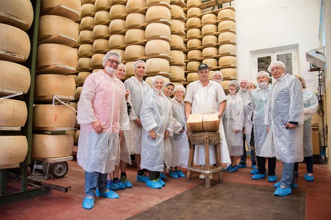 Guided group tour TastyBus: Parmesan Cheese and Parma Ham - Key takeaways before you go