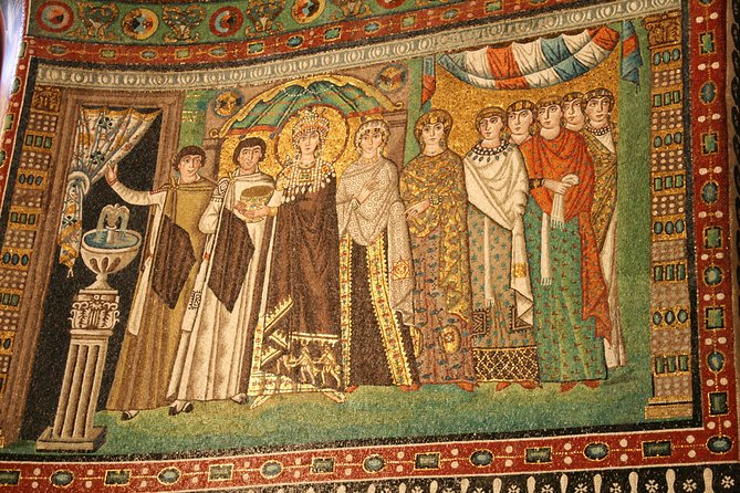 Guided Tour of Mosaic Tiles in Ravenna - Stop 3: Battistero Neoniano, baptism scenes and an old font