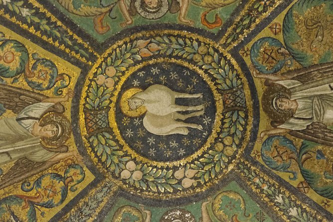 Guided Tour of Mosaic Tiles in Ravenna - How the listening system and group size affect your experience