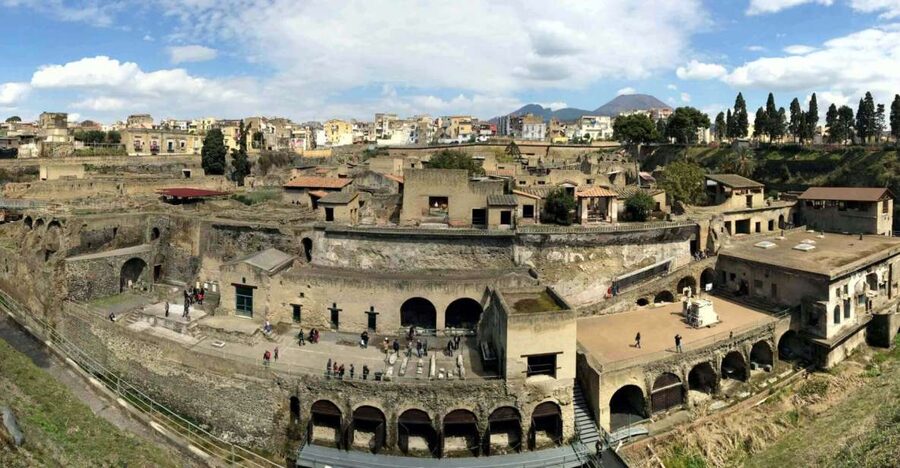 Herculaneum: Skip-the-Line Entry Ticket with Audio Guide - Market Streets, Public Fountains, and the Theatre
