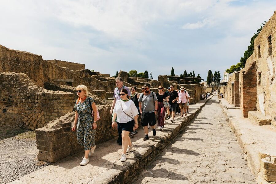 Herculaneum: Skip-the-Line Guided Tour with Archaeologist - Skip-the-Line Entry and the Headset Advantage