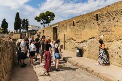Herculaneum: Skip-the-Line Guided Tour with Archaeologist