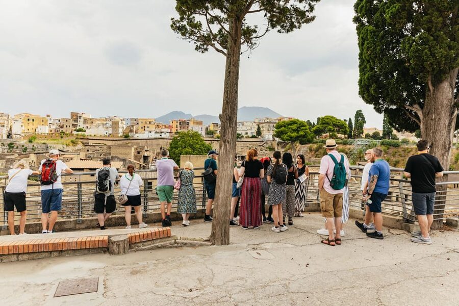 Herculaneum: Skip-the-Line Guided Tour with Archaeologist - The Walk and What to Bring (So You Stay Comfortable)