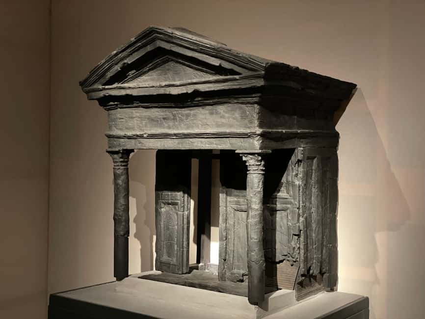 Herculaneum: Tickets & Tour with a Local Archaeologist - Casa dellAlbergo, Herculaneum: hospitality and the city feel