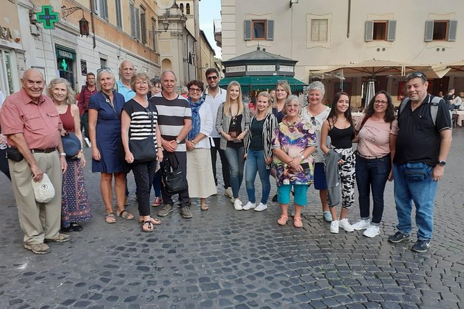 Jewish Ghetto and Trastevere Tour Rome - Piazza Farnese: a smart pause for architecture and atmosphere