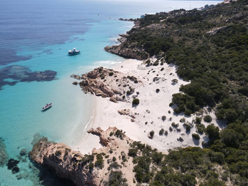 La Maddalena: Archipelago Boat Tour - Cruising in between: the points you pass and the stories you hear