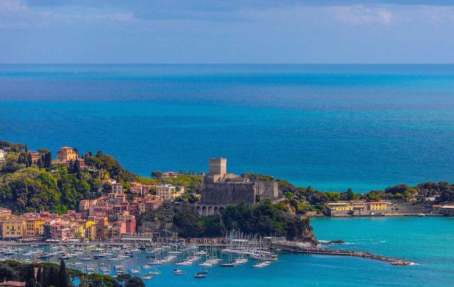La Spezia: Cinque Terre and Portovenere Full-Day Boat Tour - Le Rosse: where the swim stop feels like a movie
