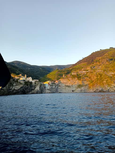 La Spezia : Morning or Sunset Cinque Terre Tour & Aperitif - Scoglio Ferale and a second water stop: the perfect capstone moment