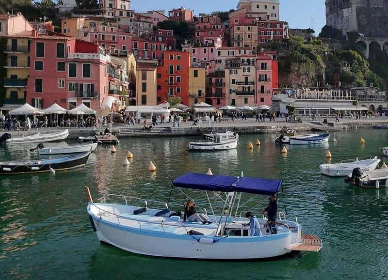 La Spezia : Morning or Sunset Cinque Terre Tour & Aperitif - From Piazza Darsena to Scoglio Ferale, you start with the right momentum