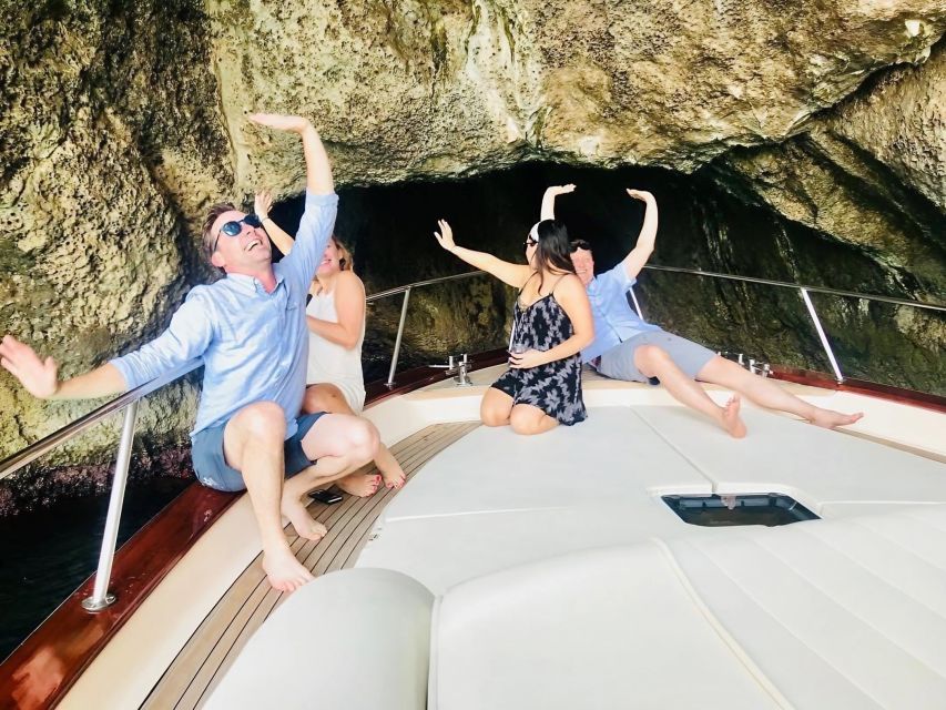 La Spezia: Sunset Boat Tour with Aperitivo and Snacks - Tinetto and the legend of Madonna Stella Maris