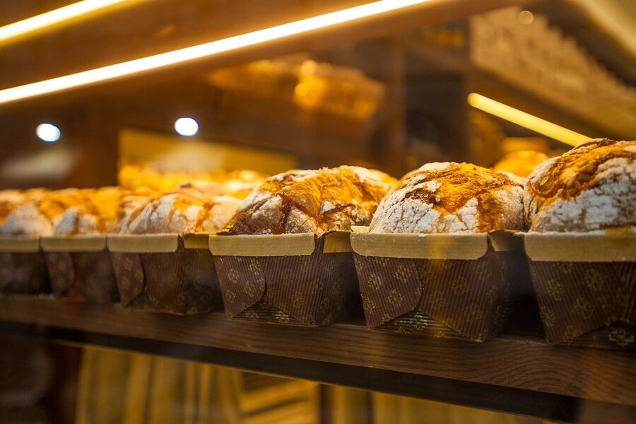 Lake Como: Food Walking Tour - Dessert and espresso in Piazza Cavour: end like an Italian