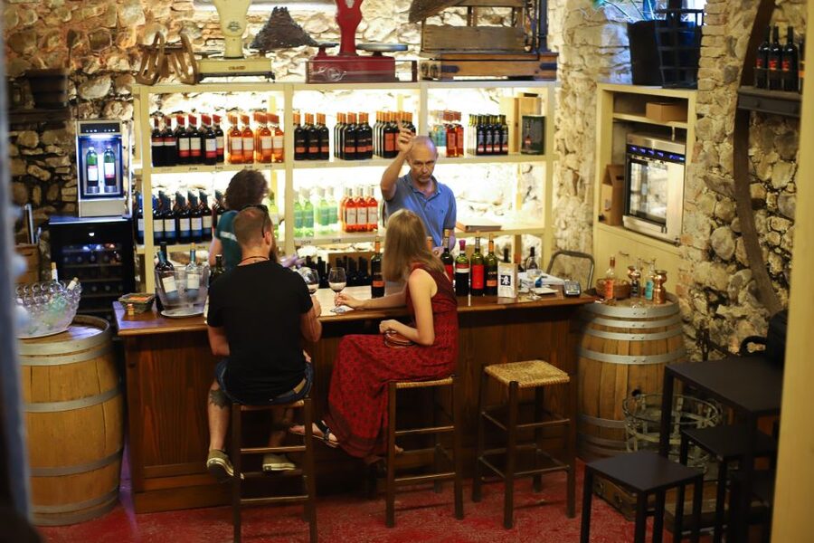 Lazise: Historical Center Wine Tasting Tour - Food Pairing That Feels Local, Not Generic