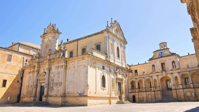 Lecce: Baroque Architecture and Underground Walking Tour - Roman Column and amphitheater remains, a quick history lesson you can see