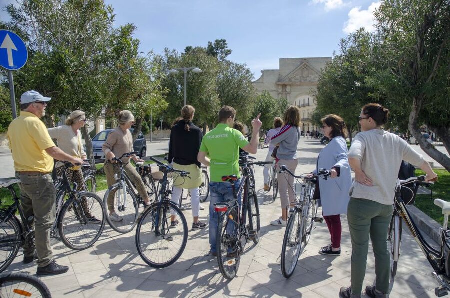 Lecce: City Highlights Guided Tour by Bike - Pedaling Off From Velo Service Lecce, a Simple Start