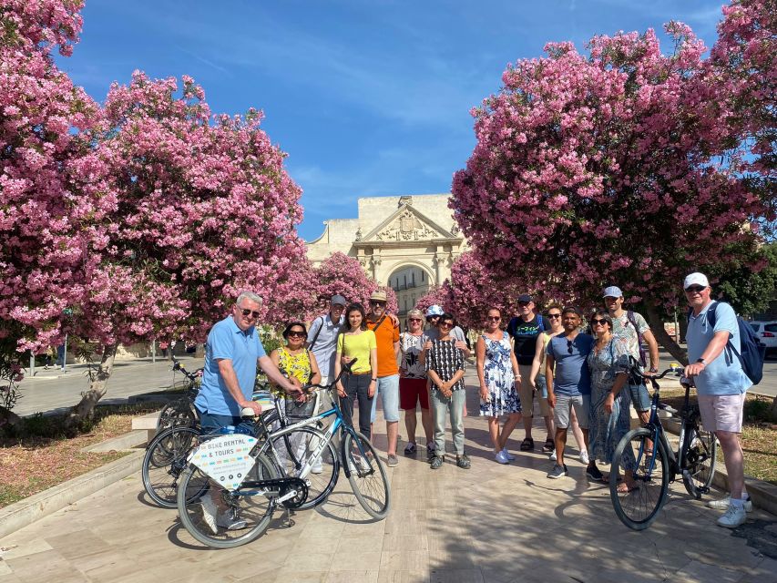 Lecce: City Highlights Guided Tour by Rickshaw - What the itinerary feels like in real life