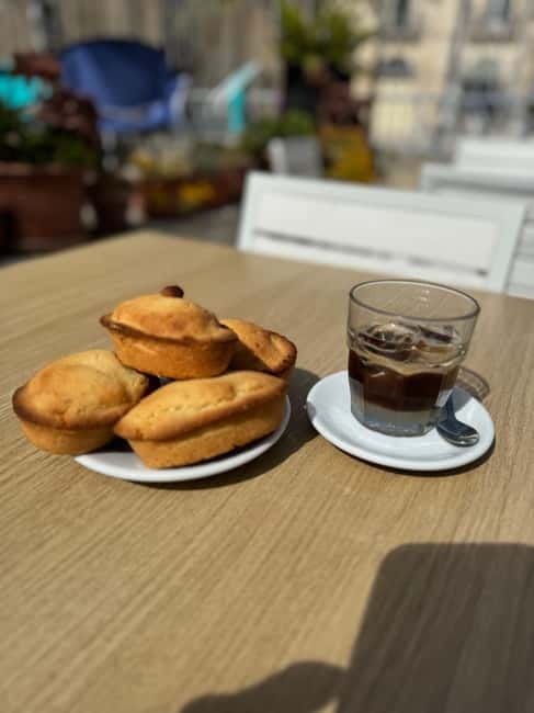Lecce: Guided Street Food Walking Tour with Food and Wine - Piazza del Duomo, sightseeing that keeps moving