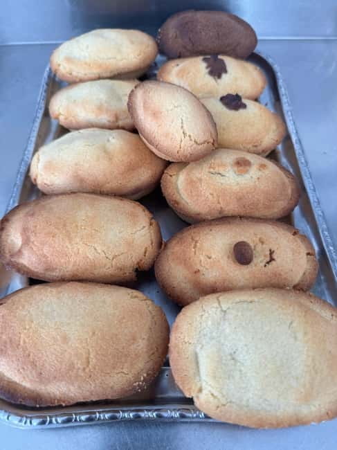 Lecce: Guided Street Food Walking Tour with Food and Wine - Piazza Sant’Oronzo: savory bites meet the city’s heart