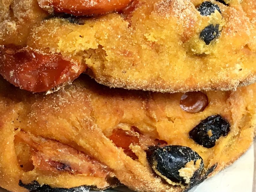 Lecce: Street Food Tasting and Sightseeing Tour - Porta Napoli and the long feel of old streets
