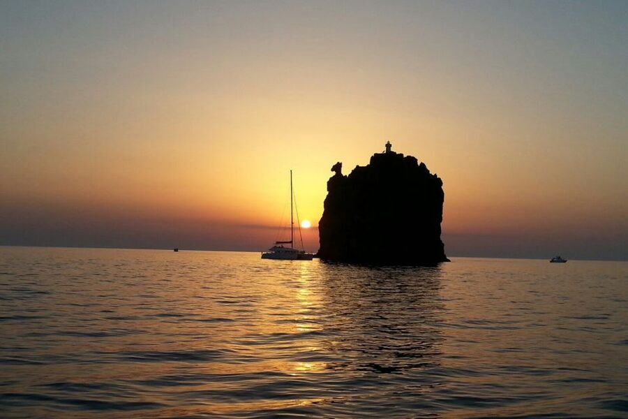 Lipari: Vulcano, Panarea, and Stromboli Cruise - Meeting Point at Piazza Marina Corta, Lipari