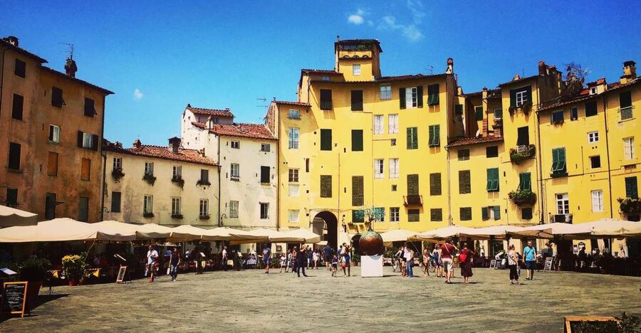 Lucca: 2-Hour City Center Walking Tour - Lucca Cathedral as the finish line, and when to pay the extra €3