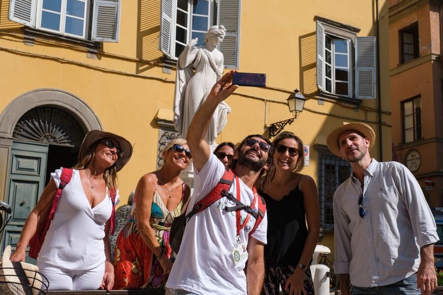 Lucca: 3-Hour Bikes & Bites Foodie Adventure like a Local - Gelato Finale at Lucca’s Oldest Ice Cream Shop