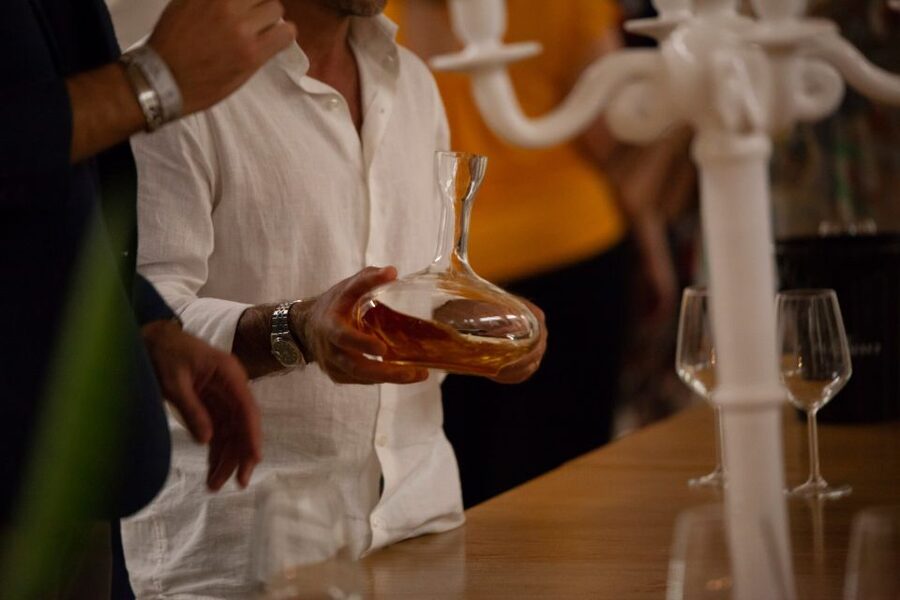 Marsala: Florio Winery Tour with Local Wine Tasting - Meeting at Cantine Florio and using the sea views to orient yourself