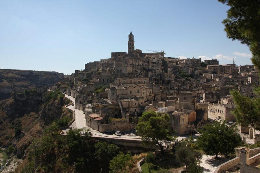 Matera: Guided Walking Tour - The walk between Sasso Barisano and Sasso Caveoso