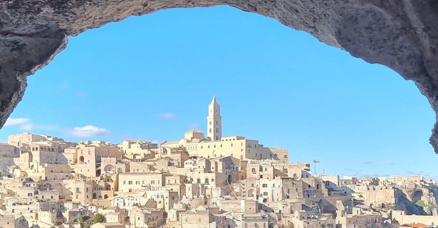 Matera: Sassi di Matera Historical Self-Guided Audio Tour - Byzantine frescoes and the mix of refugees