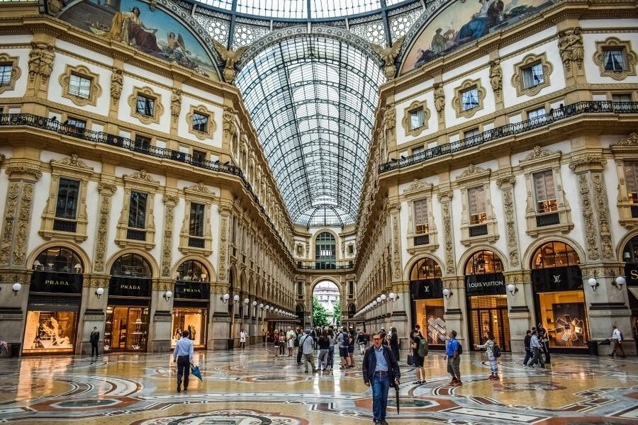 Milan by Night 2-Hour Walking Tour - Guides Matter: Why Giovanni, Laura, Stefano, Nina, and Simone get so much praise