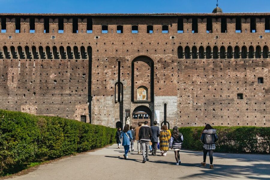 Milan: Da Vinci's Last Supper and Guided Walking Tour - Milan Duomo from the outside, plus what you miss on purpose