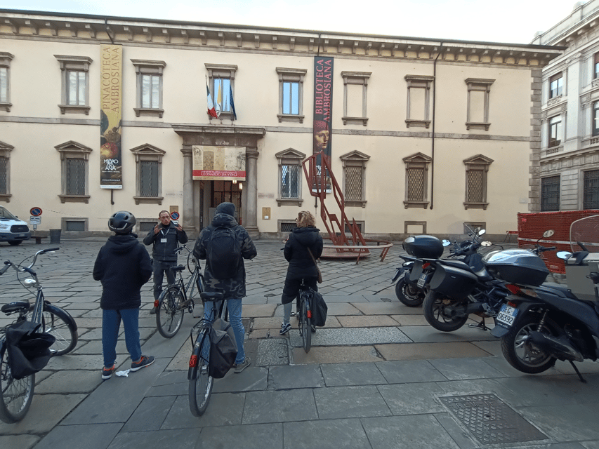Milan: Guided Bike Tour - Arco della Pace, Darsena Canals, and Santa Maria delle Grazie Photo Stops