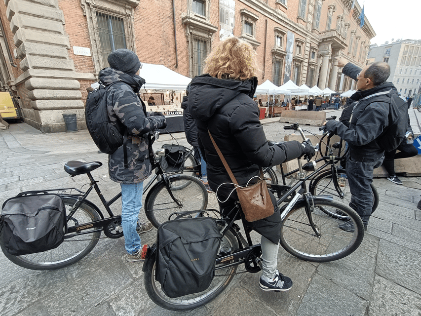 Milan: Guided Bike Tour - Mercanti Square, La Scala Square, and Galleria Vittorio Emanuele